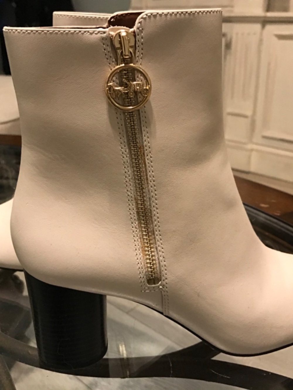 Coach Boots New Iris cream with gold side zip - Picture 3 of 6
